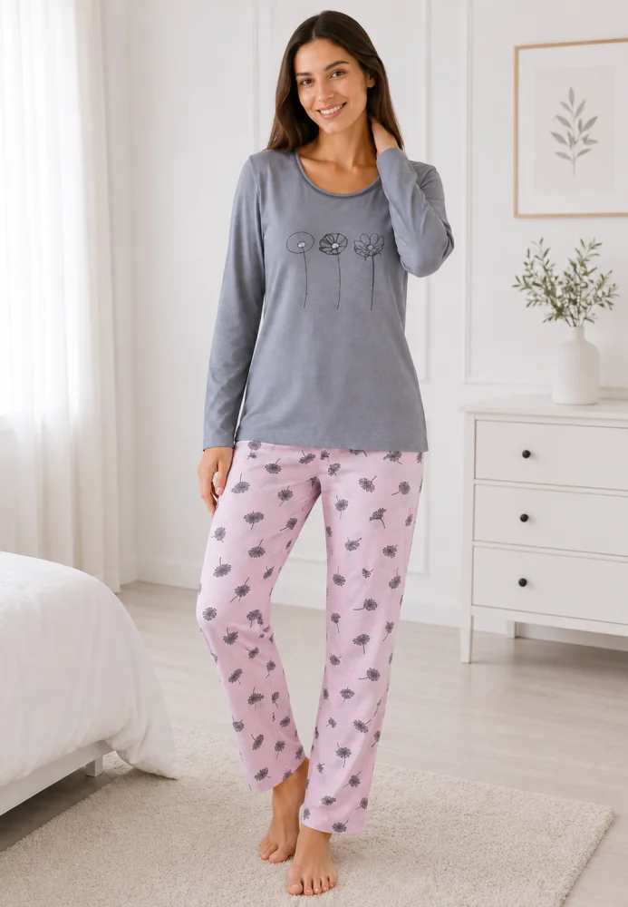 Pijama dama Gri/Roz, bluza cu maneca lunga si imprimeu floral, pantaloni lungi cu model flori