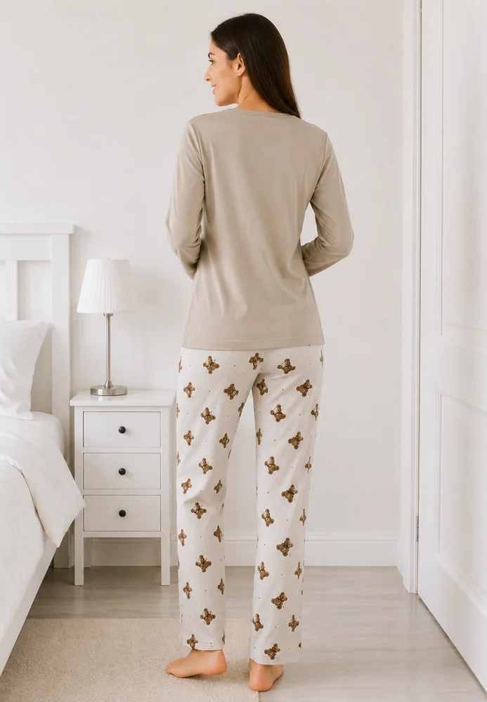 Pijama dama Bej, bluza cu maneca lunga si imprimeu ursuti, pantaloni lungi cu model ursuleti — imagine 2