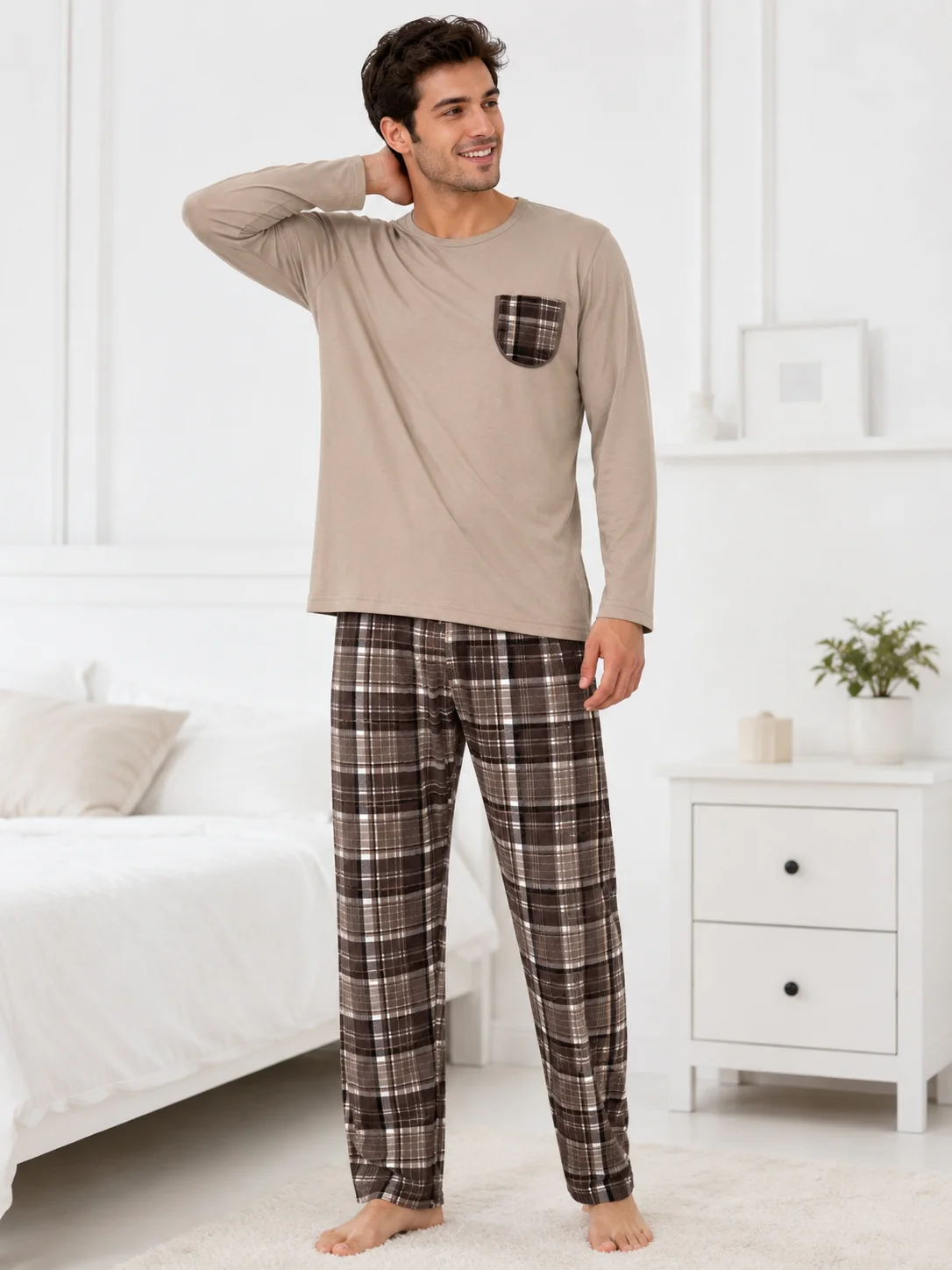 Pijama Bărbați Călduroasă și Confortabilă, Bluză Bej cu Buzunar și Pantalon Carouri Maro/Negru