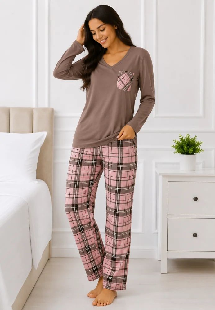Pijama damă cu bluză,mânecă lungă și pantaloni în carouri