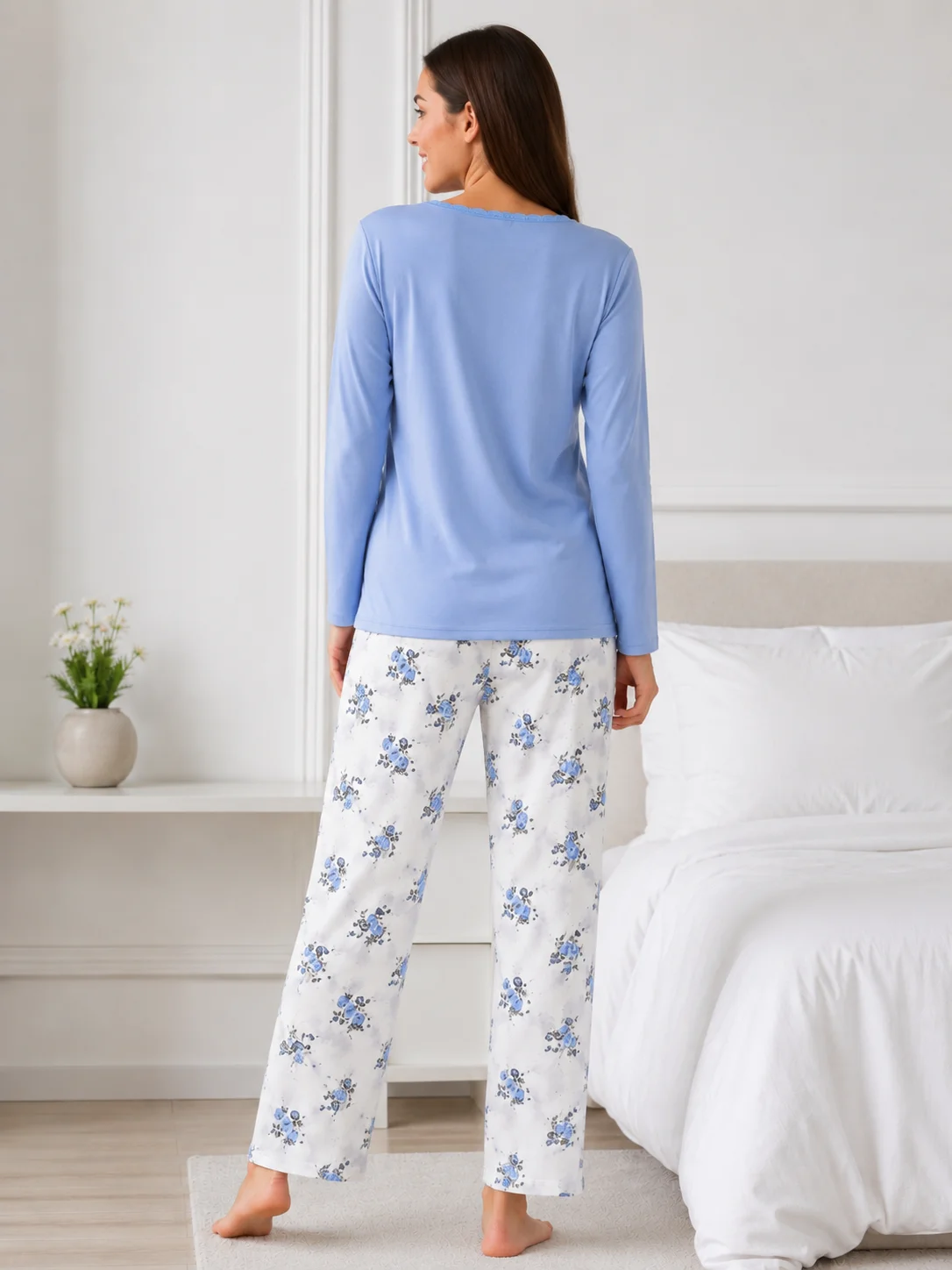 Pijama dama bumbac , bluza cu dantela la decolteu si pantalon alb cu imprimeu floral,albastru — imagine 4