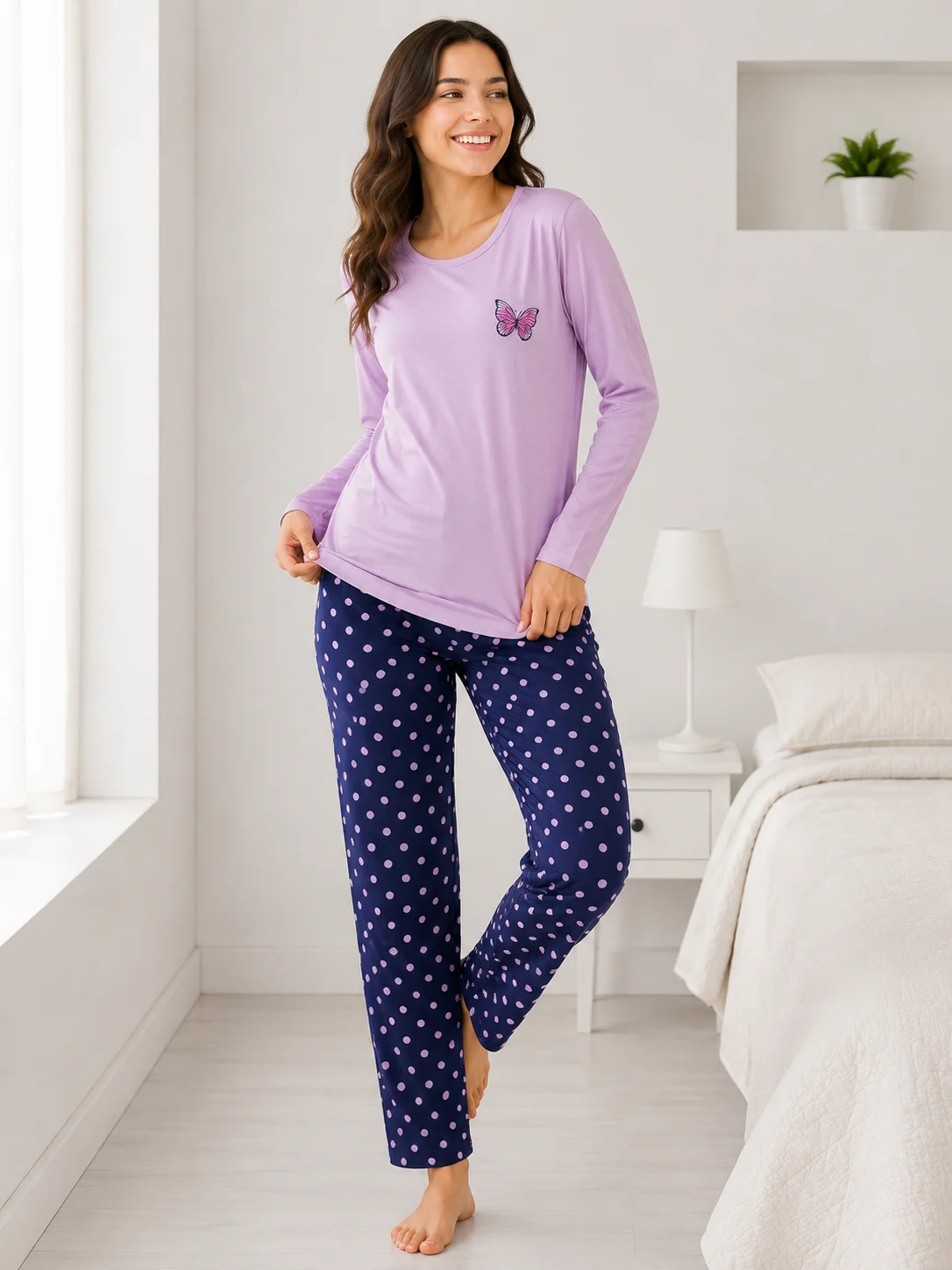 Pijama dama roz cu fluture si pantaloni bleumarin cu buline,mov