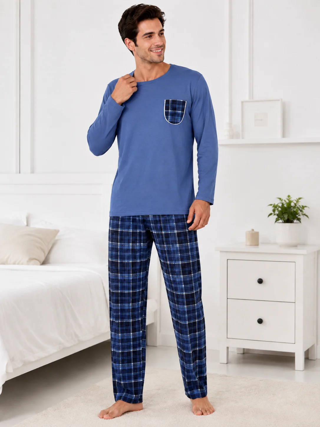 Pijama Bărbați Călduroasă și Confortabilă, Bluză Albastru Indigo cu Buzunar și Pantalon Carouri Plaid — imagine 1