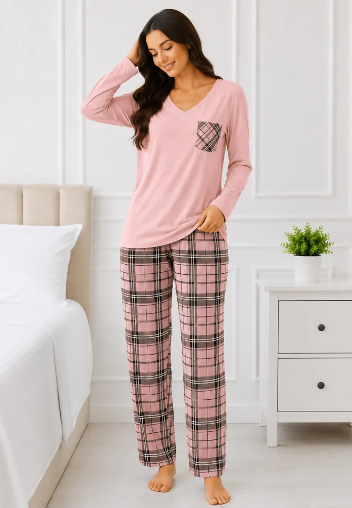 Pijama damă cu bluză,mânecă lungă și pantaloni în carouri roz