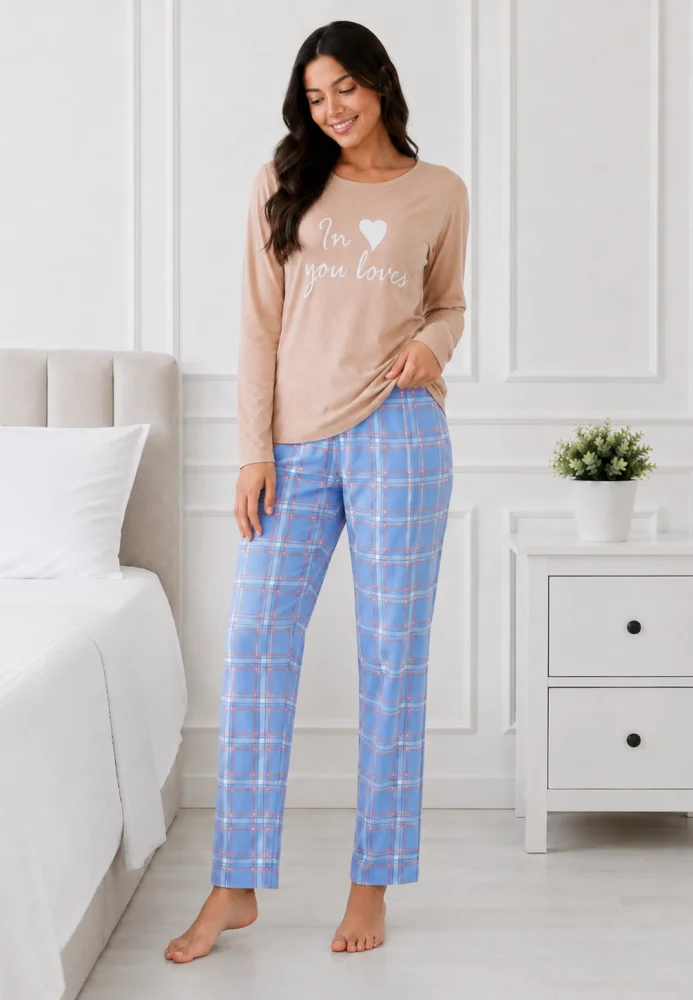 Pijama de dama din 2 piese, bluza cu maneca lunga si mesaj text, pantaloni lungi in carouri — imagine 2