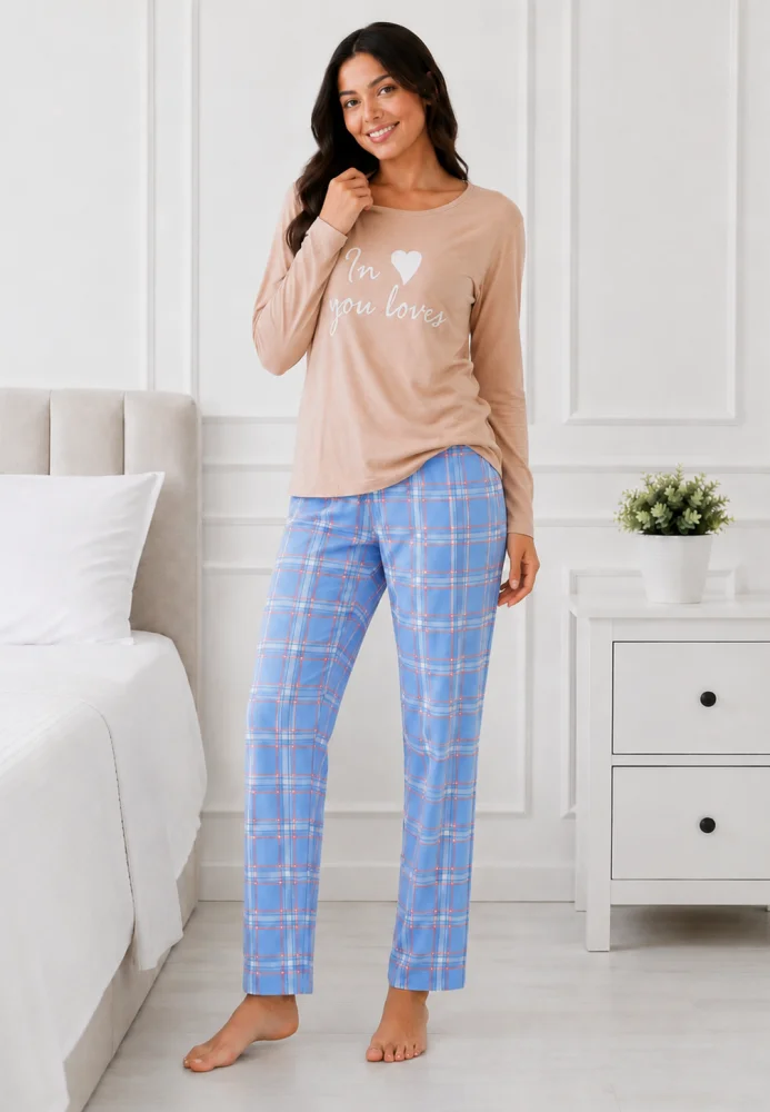 Pijama de dama din 2 piese, bluza cu maneca lunga si mesaj text, pantaloni lungi in carouri — imagine 3