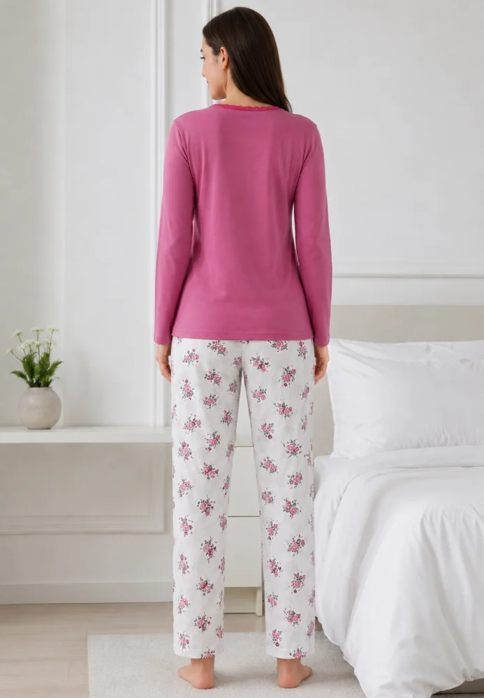Pijama dama eleganta , bluza cu dantela la decolteu si pantalon alb cu imprimeu floral