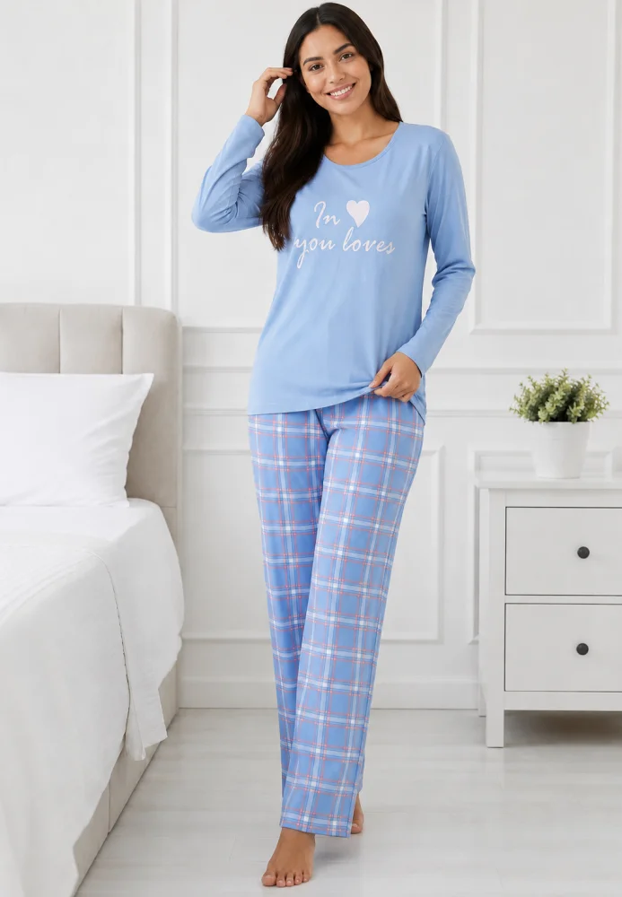 Pijama de dama din 2 piese, bluza cu maneca lunga si mesaj text, pantaloni lungi in carouri — imagine 1