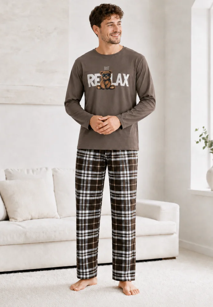 Set Pijama pentru Bărbați, Bluză Maro cu Imprimeu și Pantaloni în Carouri