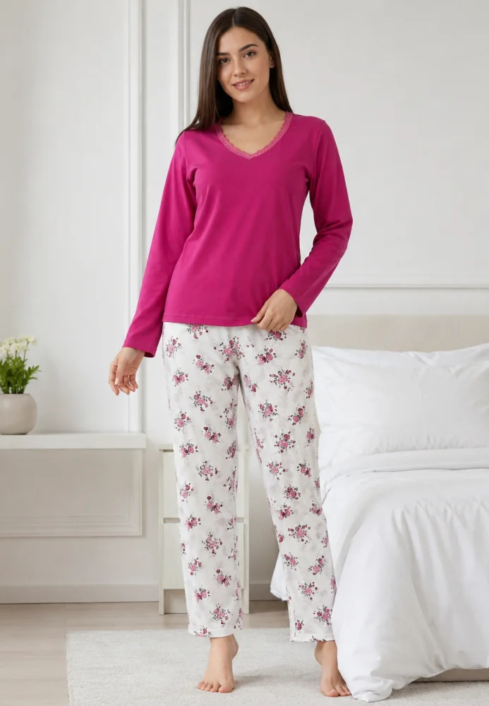 Pijama dama eleganta 2 piese, bluza magenta cu dantela la decolteu si pantalon alb cu imprimeu floral