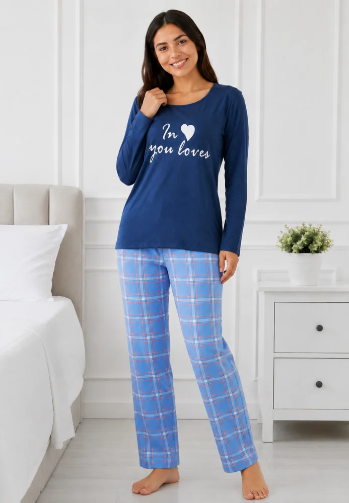 Pijama de dama din 2 piese, bluza cu maneca lunga si mesaj text, pantaloni lungi in carouri