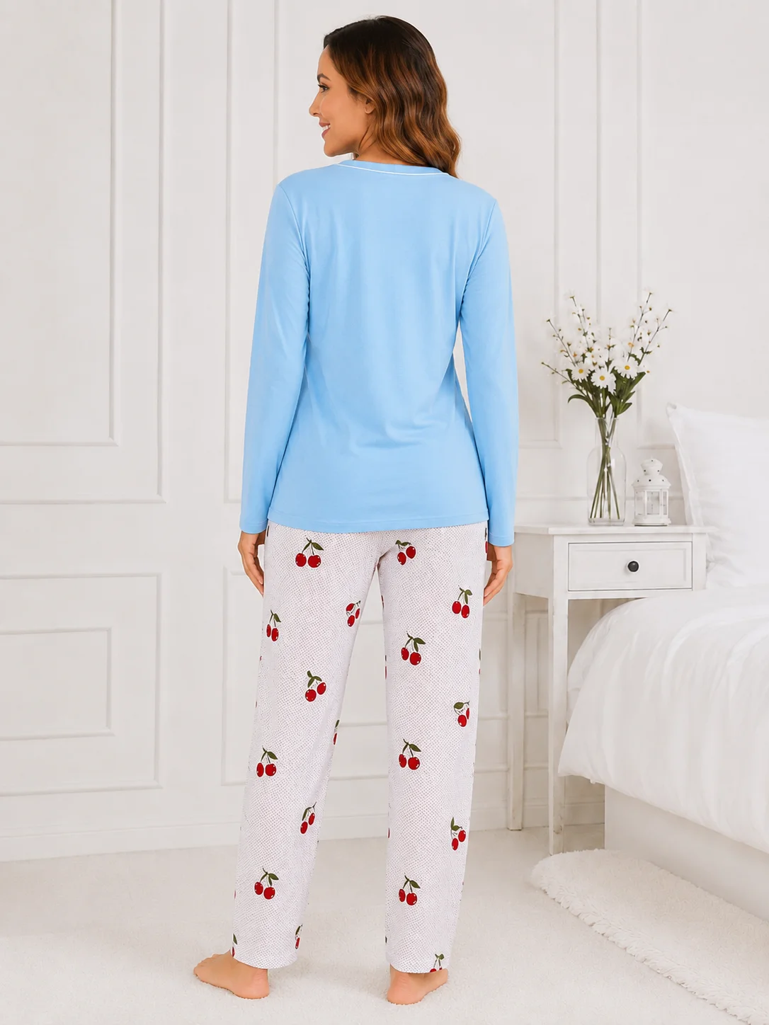 Pijama damă cu mânecă lungă și pantaloni cu imprimeu cireșe, bleu și alb