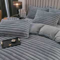 Lenjerie de Pat Cocolino cu Blăniță tip Iepuraș – 4 Piese, Cu Elastic, Ultra-Pufoasă