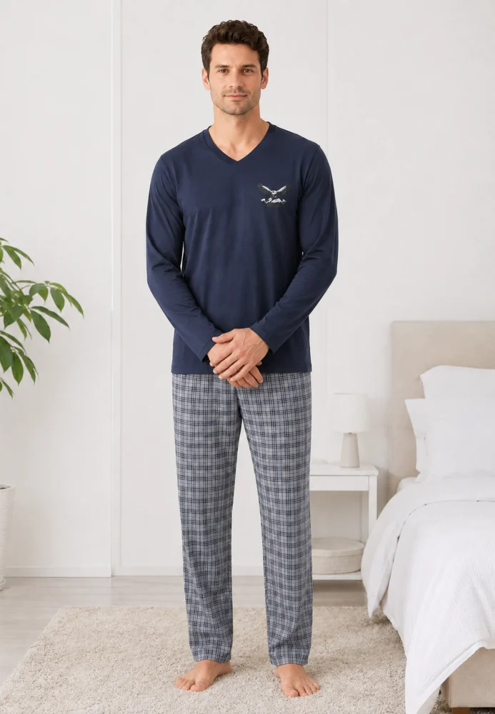 Pijama bărbați, Bluză cu mânecă lungă și decolteu în V cu imprimeu piept, Pantalon lung în carouri,bluemarin