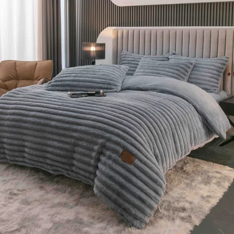 Lenjerie de Pat Cocolino cu Blăniță tip Iepuraș – 4 Piese, Cu Elastic, Ultra-Pufoasă — imagine 1