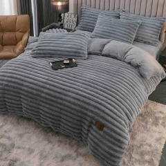 Lenjerie de Pat Cocolino cu Blăniță tip Iepuraș – 4 Piese, Cu Elastic, Ultra-Pufoasă