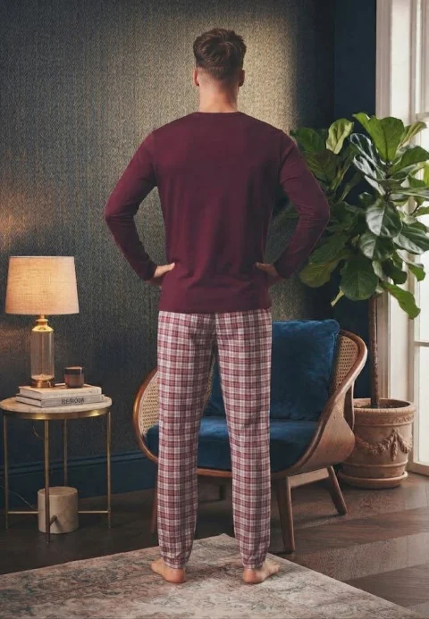 Pijama pentru bărbați, Bluză mânecă lungă cu imprimeu „MASTERED” și Pantalon lung în carouri — imagine 2