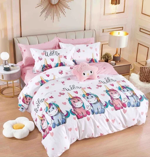 Set Lenjerie de Pat Dublu 6 Piese, Microfibră Premium – Model Unicorn și Inimi, Roz și Alb, Cearceaf Pilotă, Cearceaf Pat și Fețe de Pernă — imagine 1