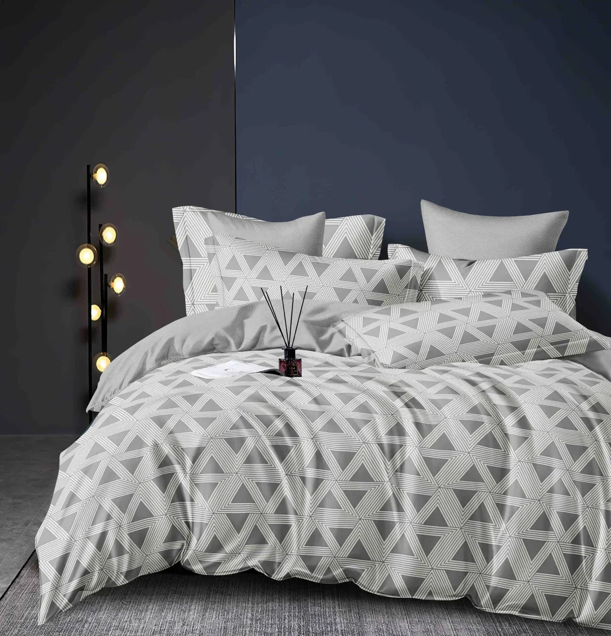 Set Lenjerie de Pat Dublu Finet, 6 Piese – Model Geometric, Cearceaf Pilotă, Cearceaf Pat și Fețe de Pernă
