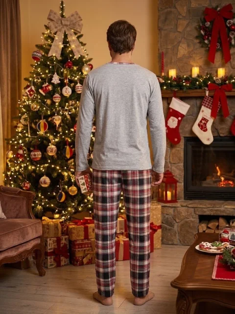 Pijama Bărbați de Crăciun din Bumbac – Imprimeu Moș Crăciun și Pantaloni în Carouri,gri — imagine 2