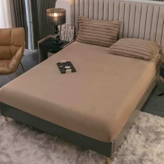 Lenjerie de Pat Cocolino cu Blăniță tip Iepuraș, Shorthair, Gofrată – 4 Piese, Cu Elastic, maro
