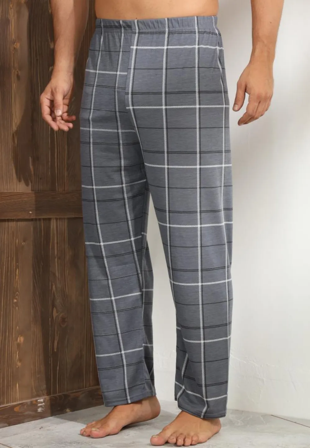 Pantaloni de pijama gri închis pentru bărbați – croială lejeră și design în carouri - 3
