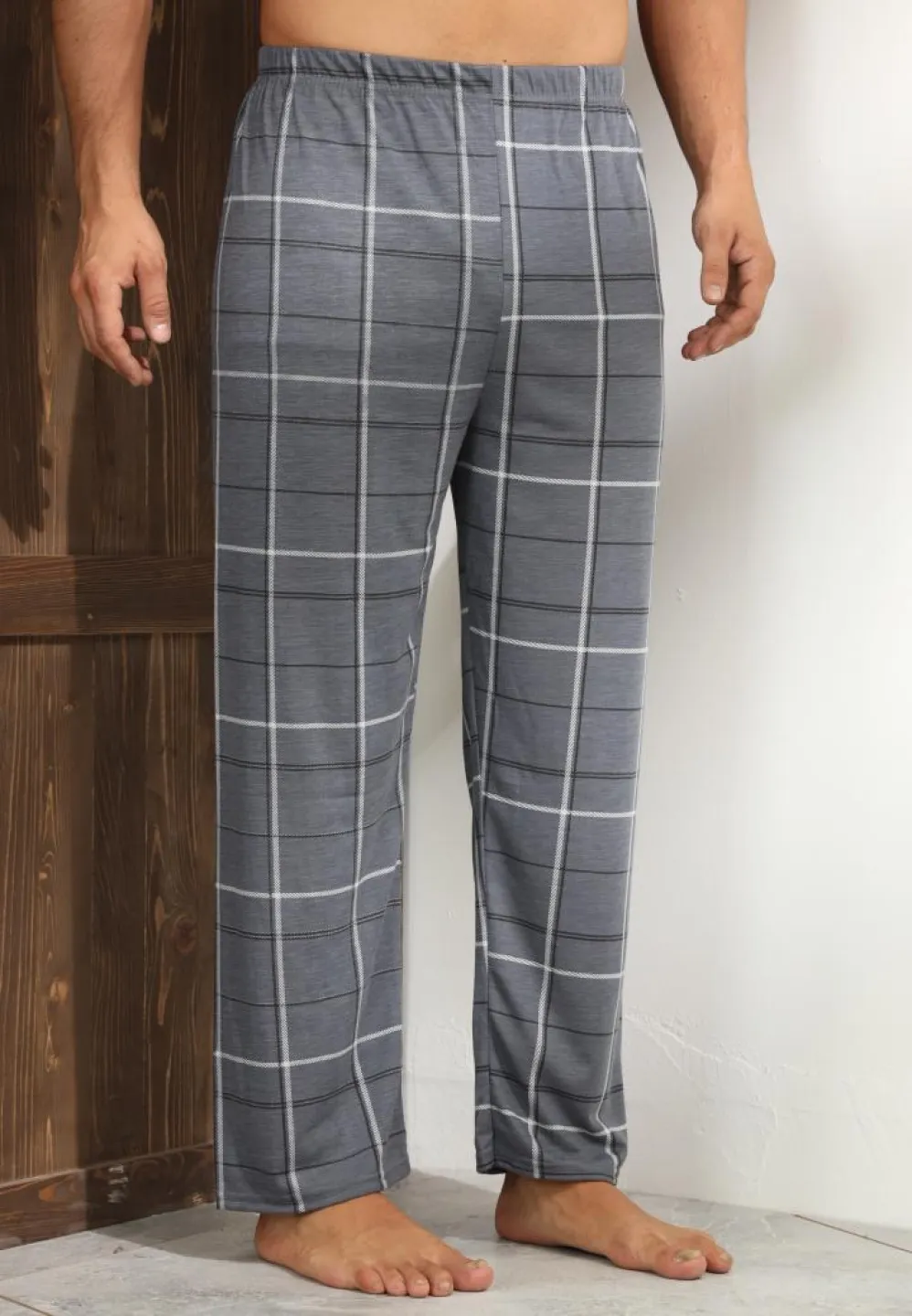 Pantaloni de pijama gri închis pentru bărbați – croială lejeră și design în carouri - 4