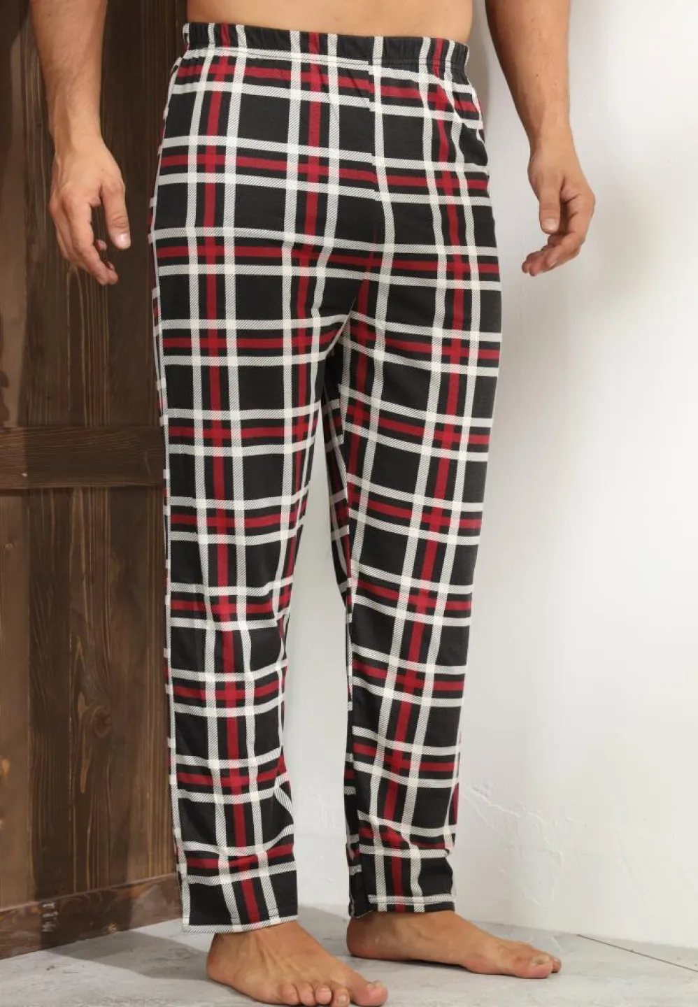 Pantaloni de pijama pentru bărbați – carouri negri, roșii și albe, stil relaxant - 4