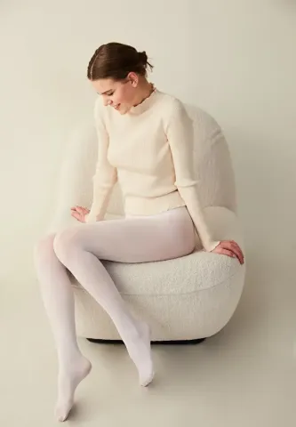 Dres Penti Micro 40 DEN – Feminitate și Rafinament în Alb Mat