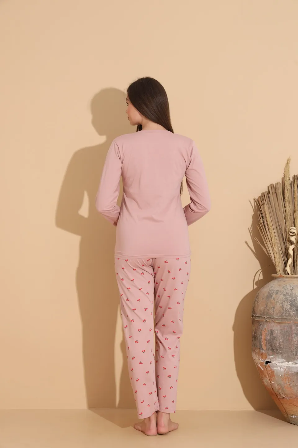 Pijama damă roz pal cu imprimeu vesel cireșe și pantaloni lungi comozi - 2
