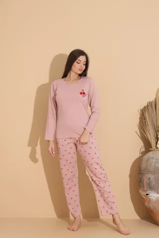 Pijama damă roz pal cu imprimeu vesel cireșe și pantaloni lungi comozi