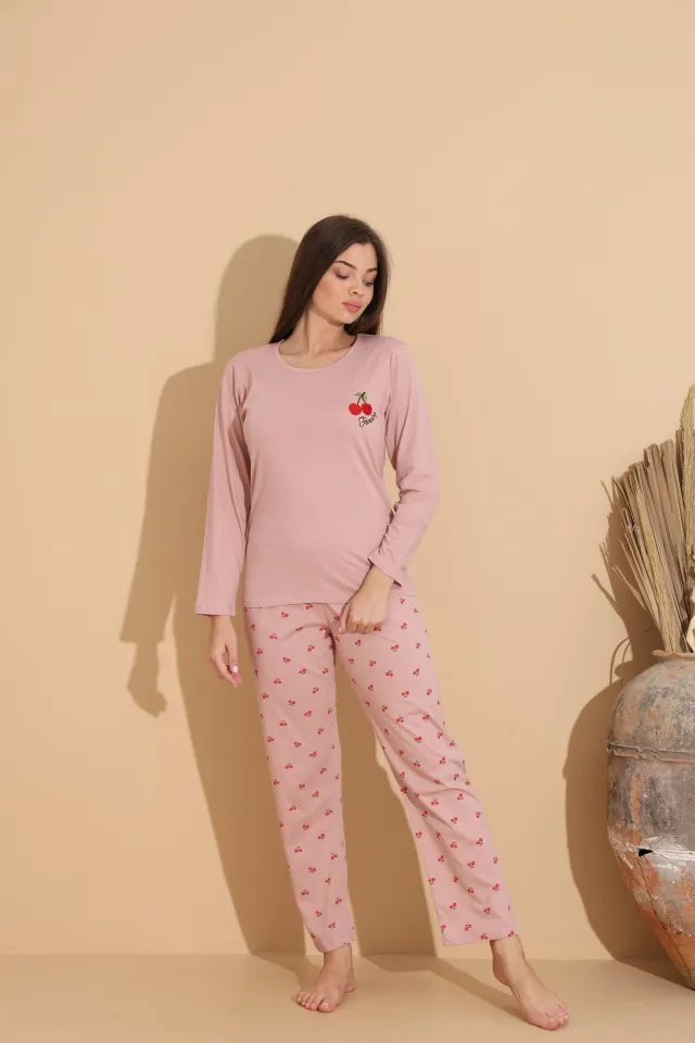 Pijama damă roz pal cu imprimeu vesel cireșe și pantaloni lungi comozi