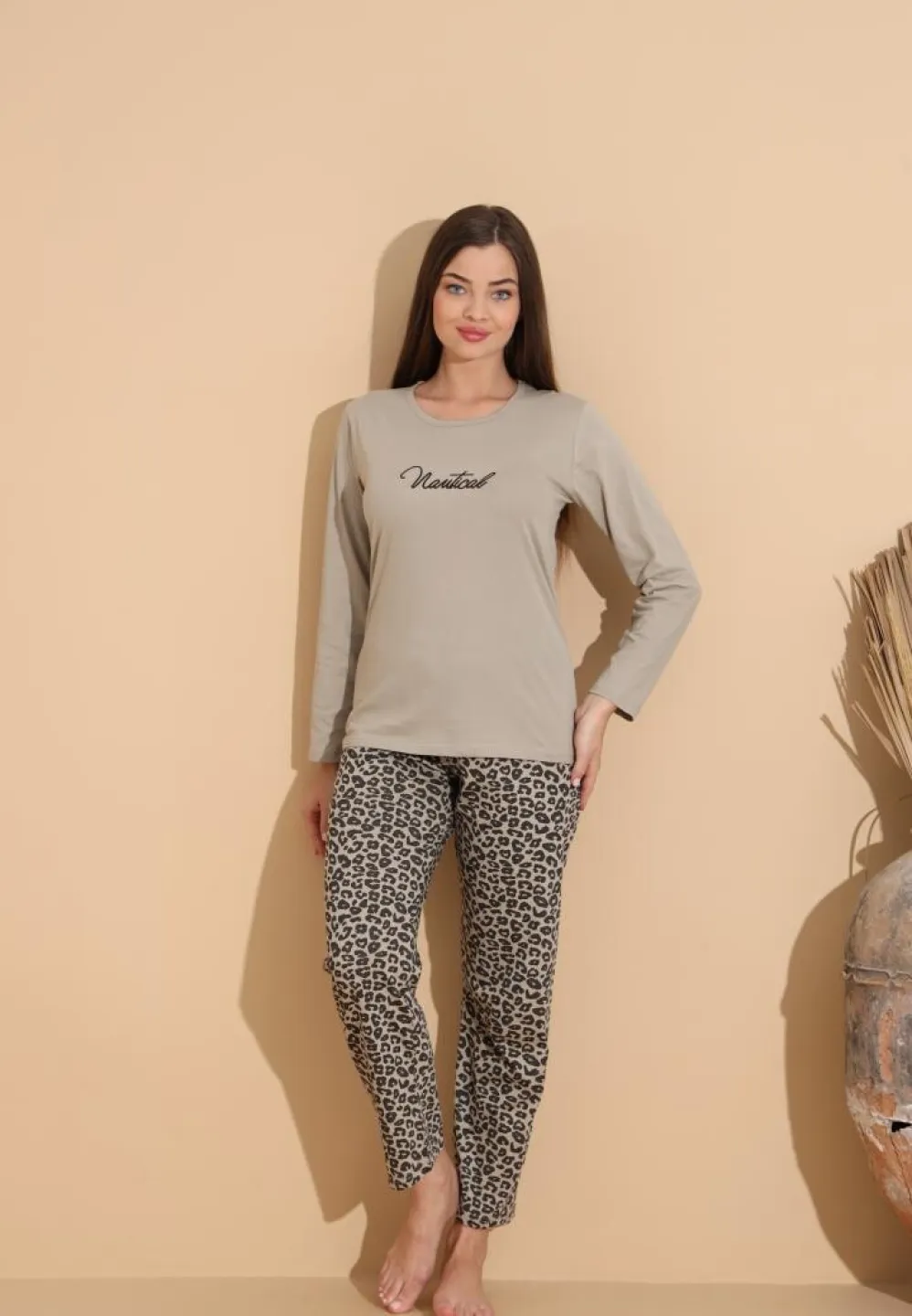 Pijamale damă moderne maro deschis, model „Mantical” cu pantaloni leopard - 3