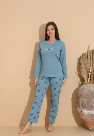 Pijama damă cu pantaloni cu imprimeu stele negre și bluză „She is Art”, albastru deschis