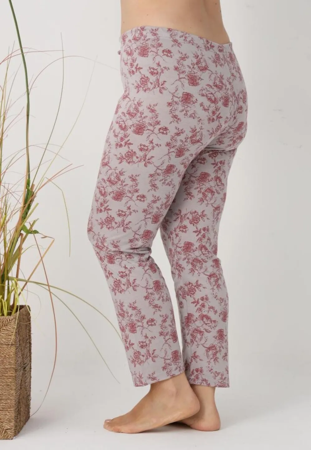 Pantaloni de pijama damă Big Size, flori vișinii pe fundal gri - 5