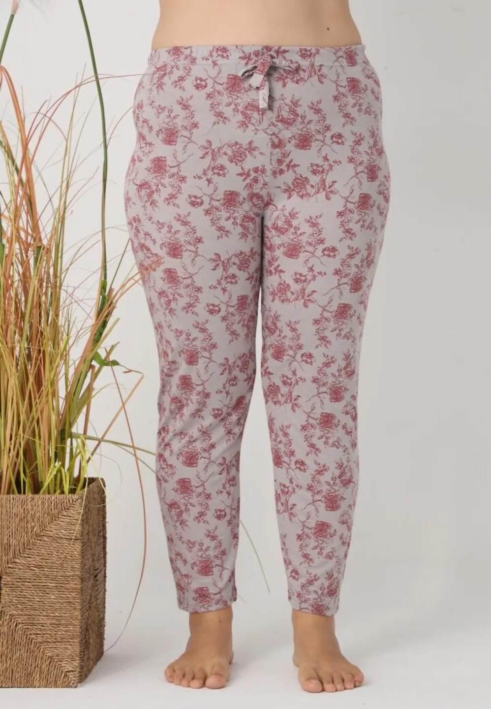 Pantaloni de pijama damă Big Size, flori vișinii pe fundal gri - 6