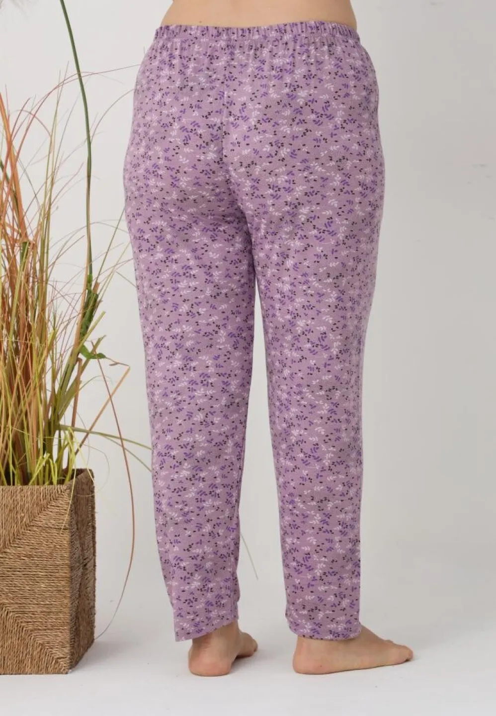 Pantaloni de pijama damă Big Size, flori pe fundal mov - 3