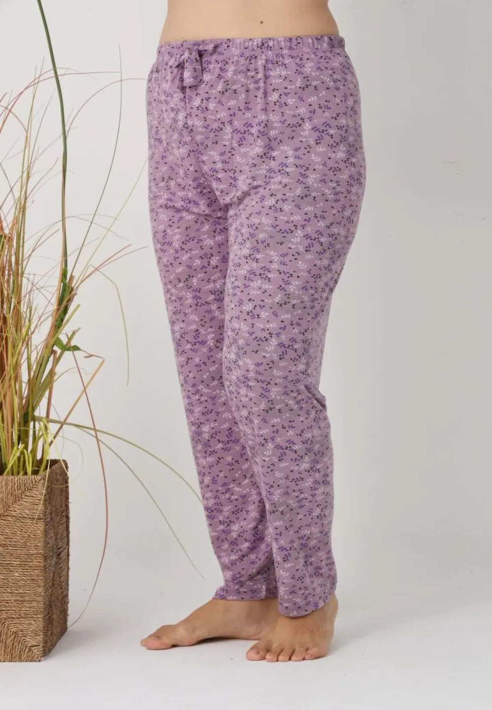 Pantaloni de pijama damă Big Size, flori pe fundal mov - 5