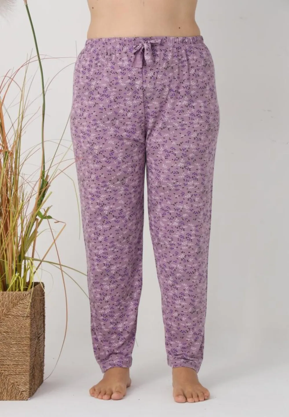 Pantaloni de pijama damă Big Size, flori pe fundal mov - 6