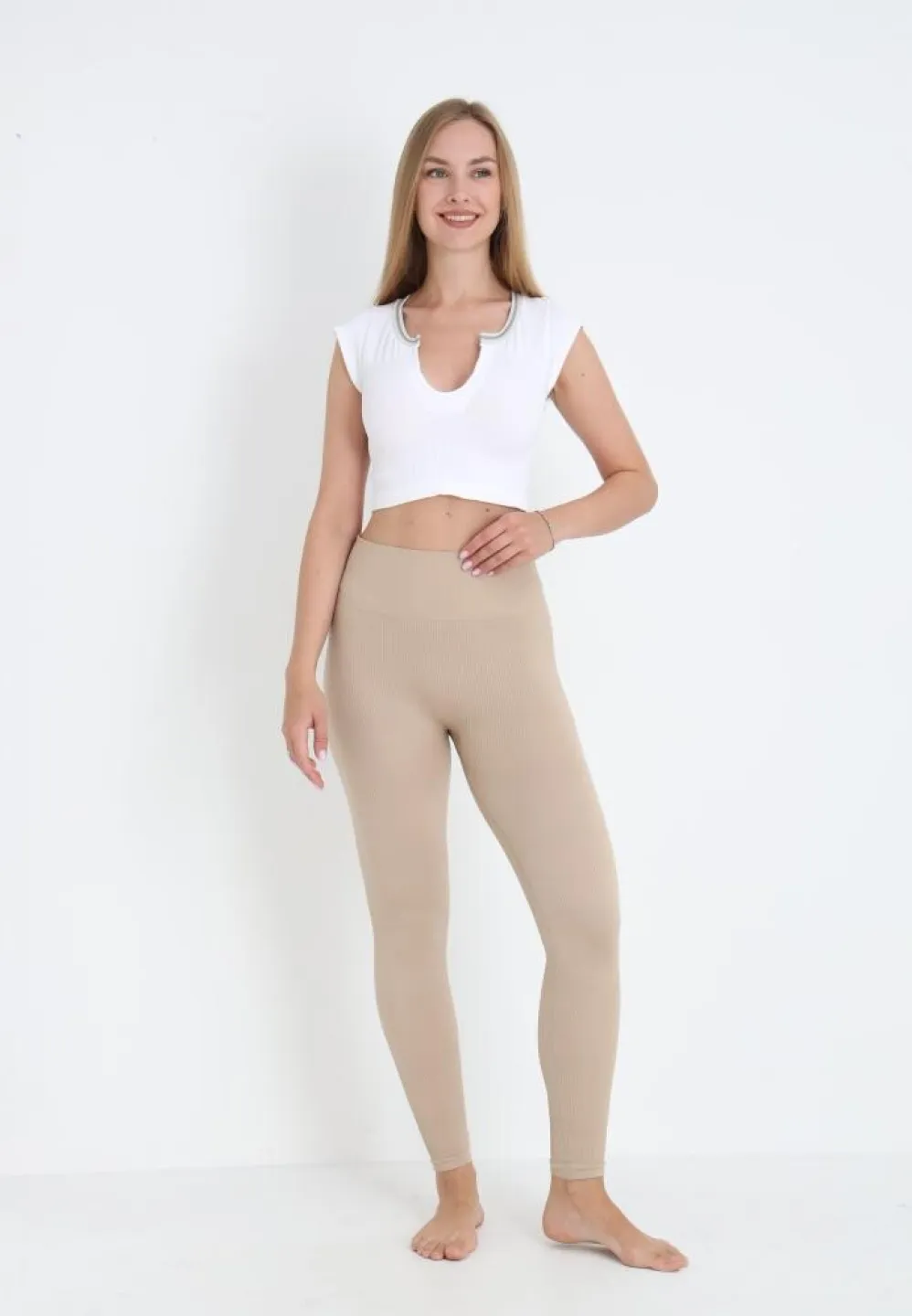 Tricou casual crop damă, alb cu mânecă scurtă - 2