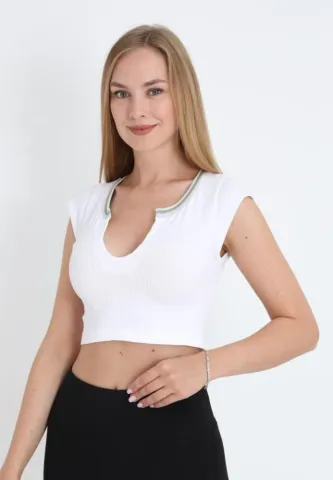 Tricou casual crop damă, alb cu mânecă scurtă
