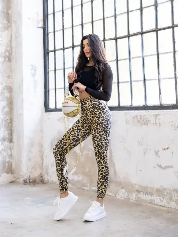 Colanți damă leopard pentru un look modern