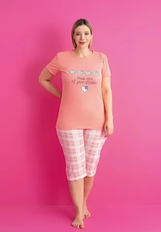 Pijama damă big size tricou + pantaloni 3/4 imprimeu Step Out of Your Shadow damă bumbac
