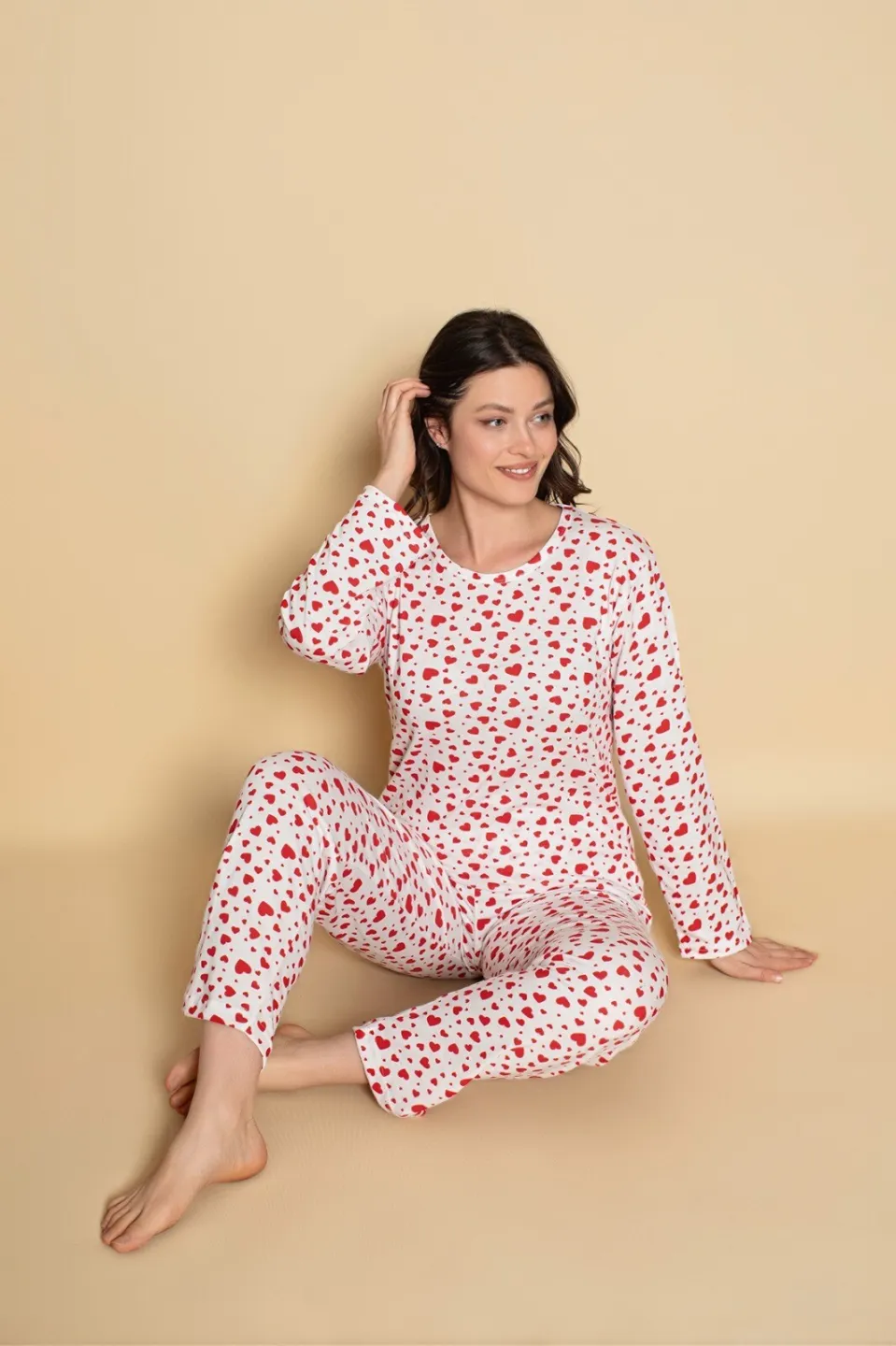 Pijama damă – Design Romantic cu Inimioare, Mânecă Lungă și Pantaloni Lungi - 1