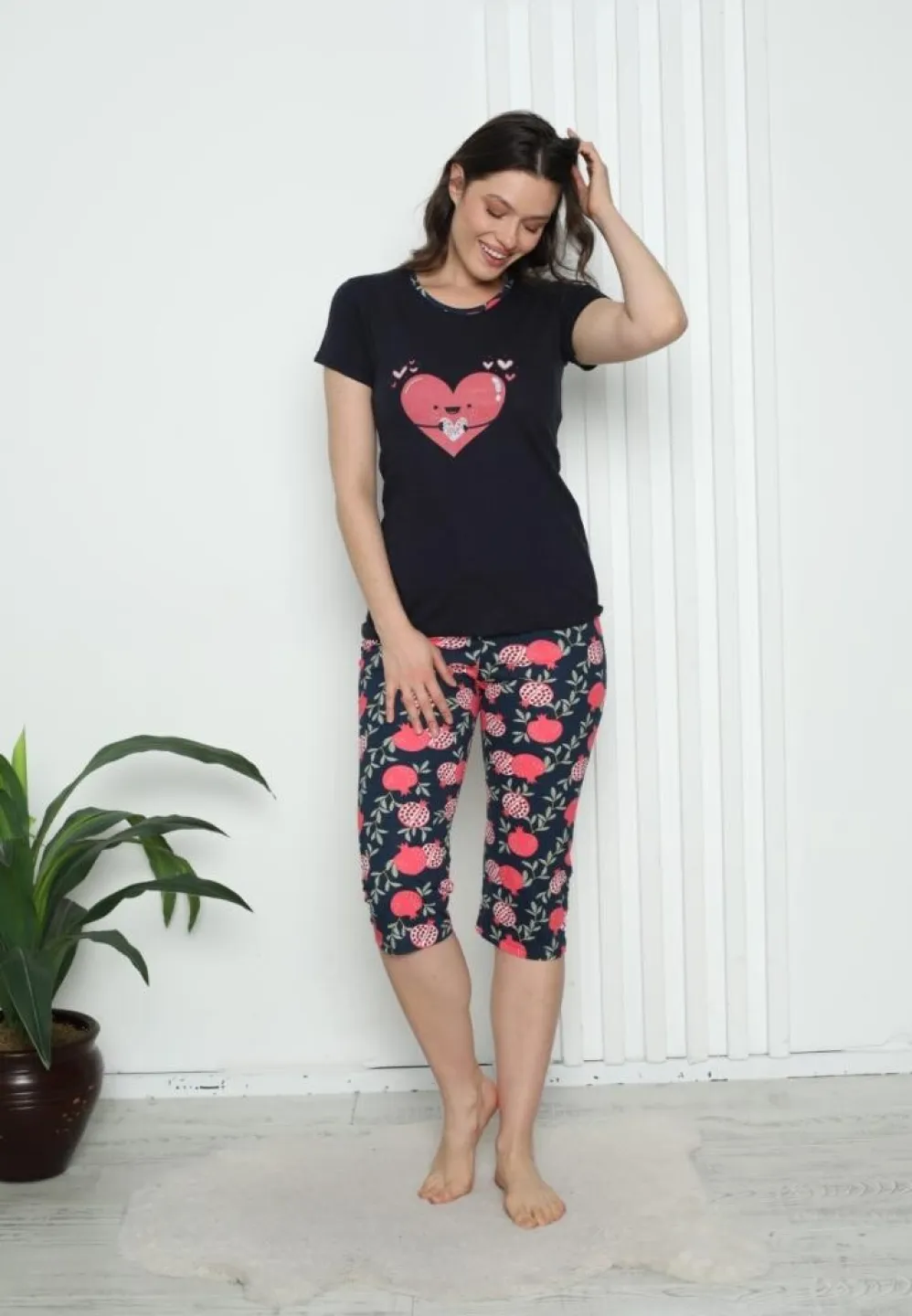 Pijama damă bumbac, tricou mâneci + pantaloni 3/4 cu inimoare, culoare bleumarin - 3