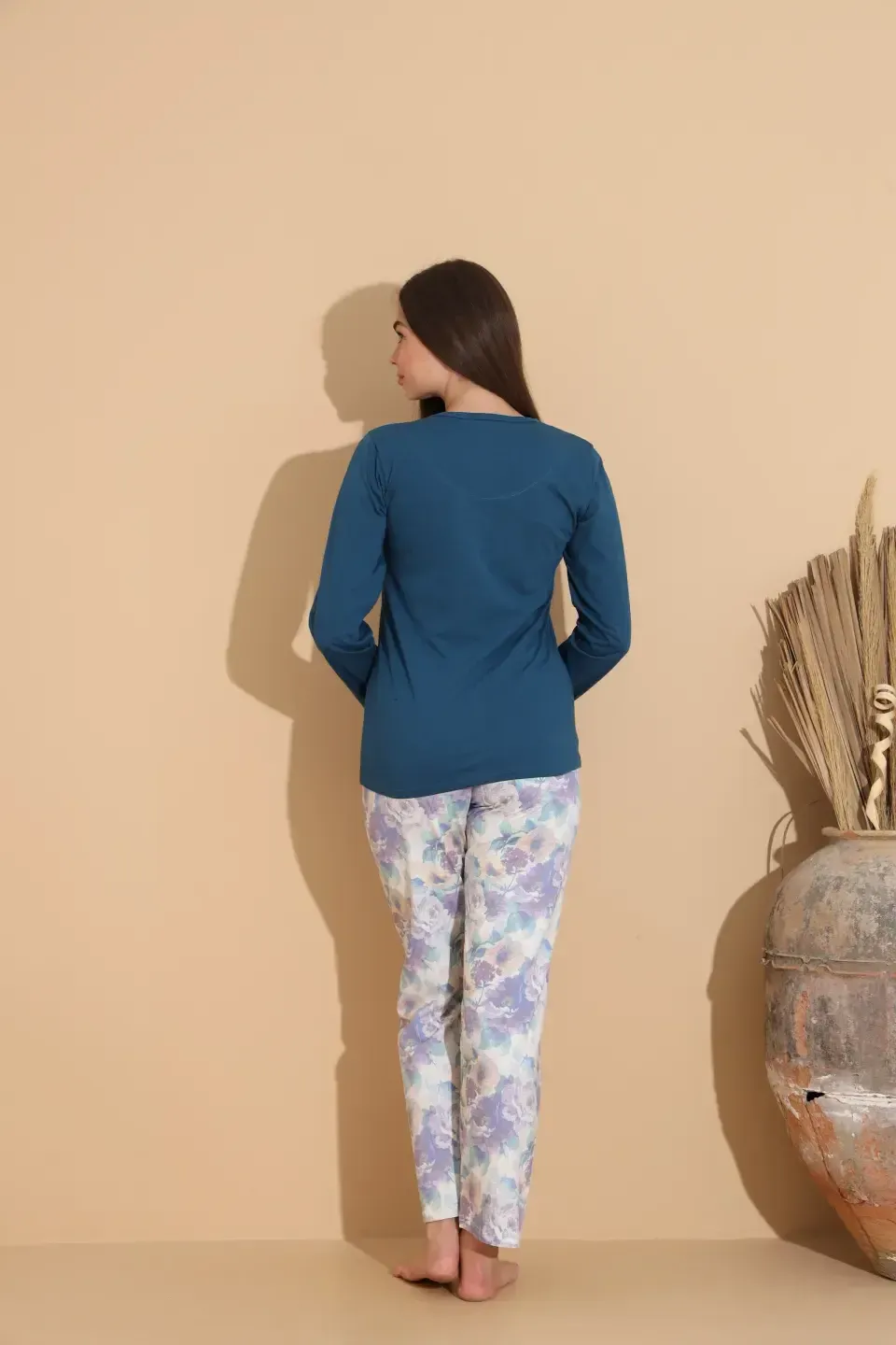 Pijama dama bleumarin elegantă cu bluză „Love” și pantaloni florali - 2